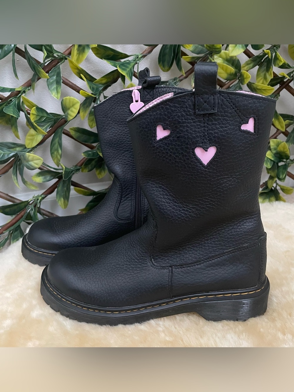 Dr. Martens Black leather Boots with Pink Hearts youth size 6 or women 8